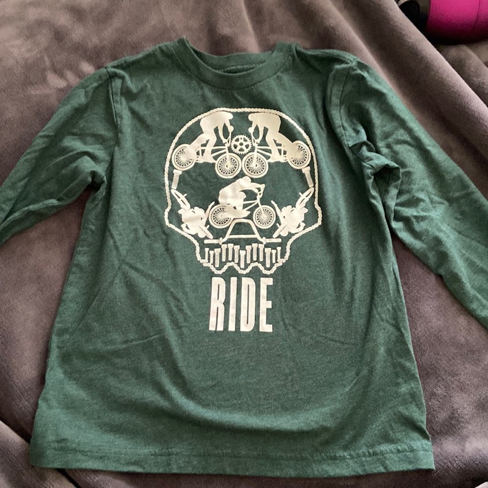 Boys long sleeve children’s place T-shirt